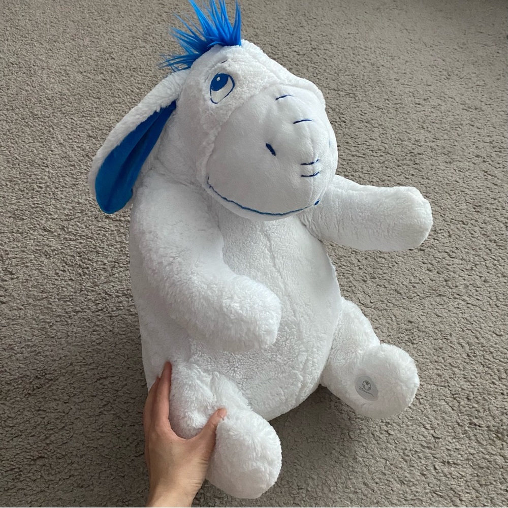 Disney 18” Eeyore Winter White Holiday Rare Edition Plush Stuffed Animal